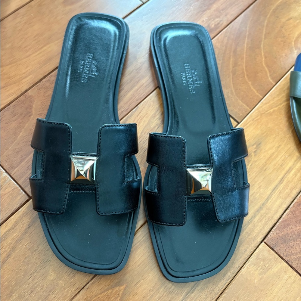 Hermes Oran Clou Pyramide calfskin sandals